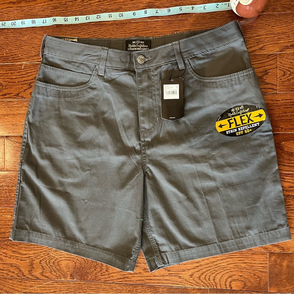 Women’s cargo shorts. High durability. NWT